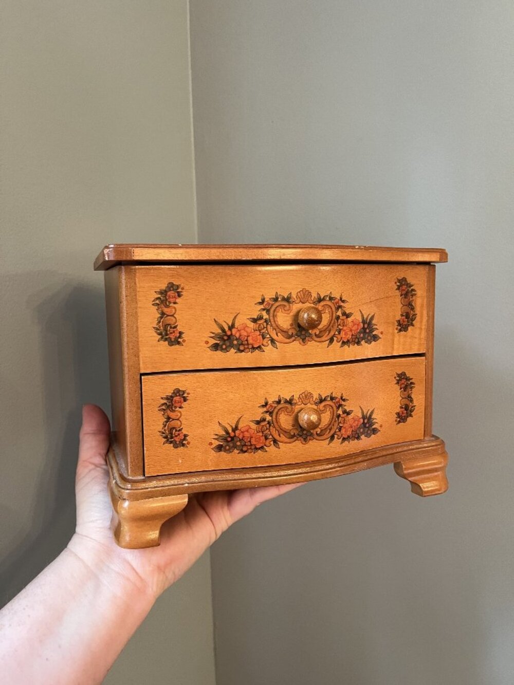 Vintage 1980s Honey Oak-Finish Wooden Floral Jewelry Chest With Mirror & Drawer